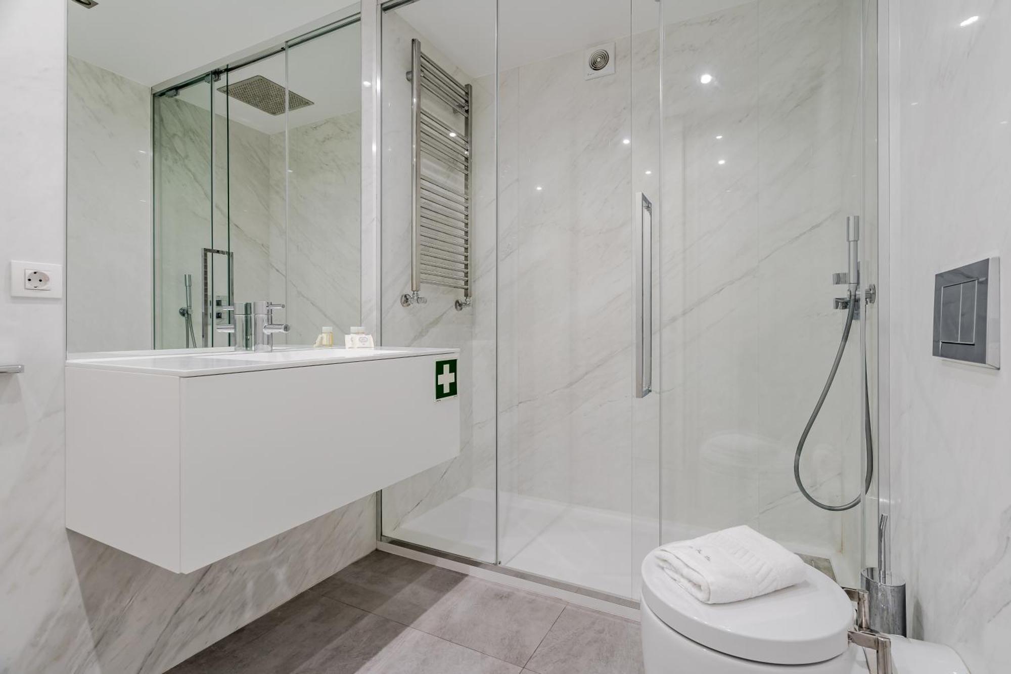 River Town View - Luxury Apartment With Jacuzzi On Terrace Виана-ду-Каштелу Экстерьер фото