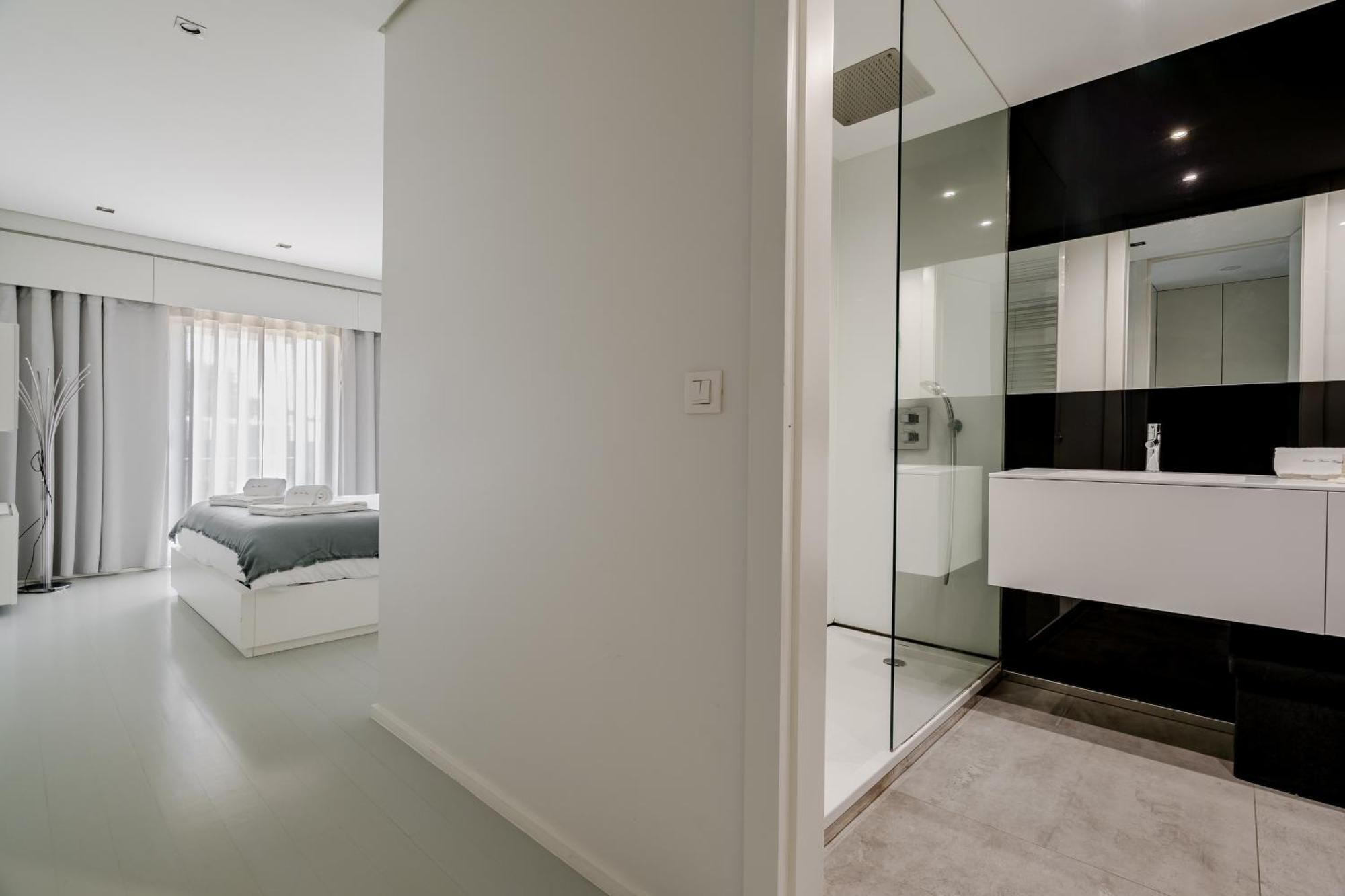 River Town View - Luxury Apartment With Jacuzzi On Terrace Виана-ду-Каштелу Экстерьер фото