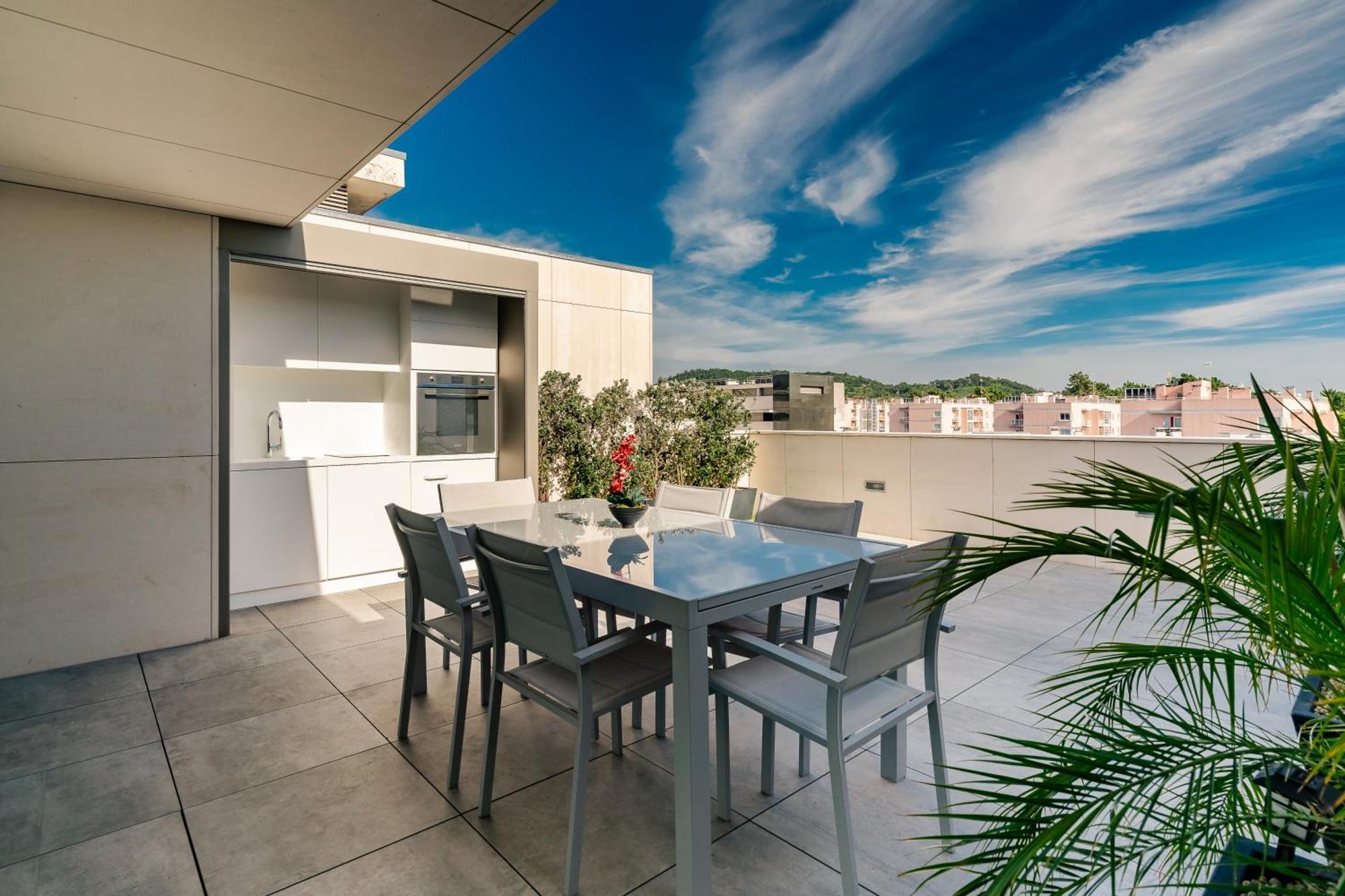 River Town View - Luxury Apartment With Jacuzzi On Terrace Виана-ду-Каштелу Экстерьер фото