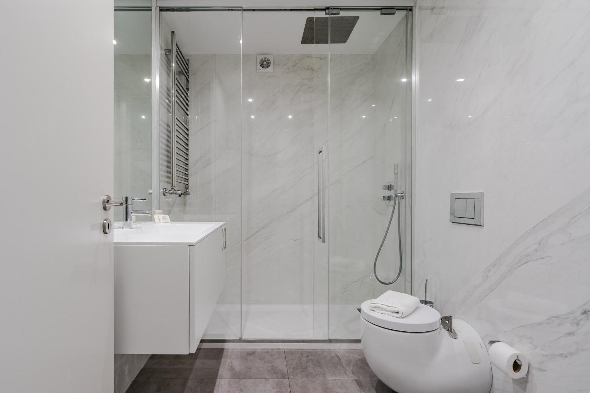 River Town View - Luxury Apartment With Jacuzzi On Terrace Виана-ду-Каштелу Экстерьер фото